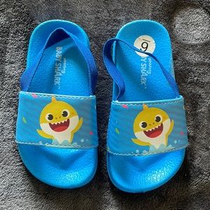 Pinkfong Baby Shark Sandals